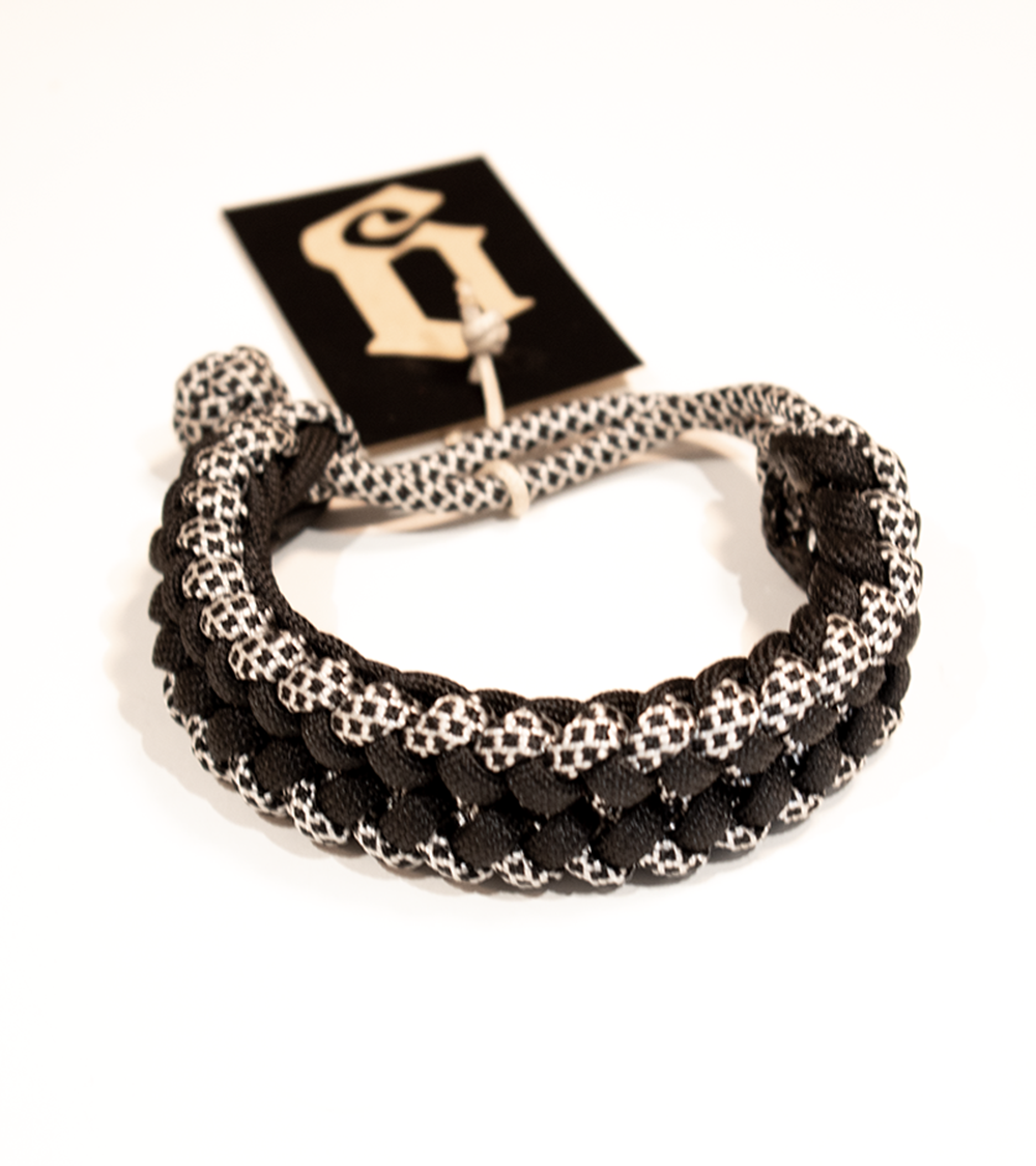 GODDOG paracord karkötő fekete-ezüst